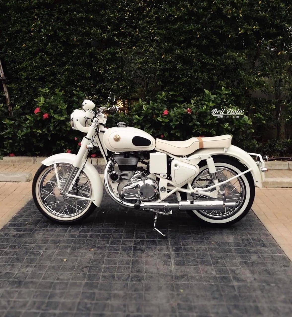 “Set of 4 Premium White Wall Tyre / Tire Inserts for cars and motorcycles, Portawall / Port-A-Wall, Tyre Trims, universal fit 8–19 inch, classic wheel styling”