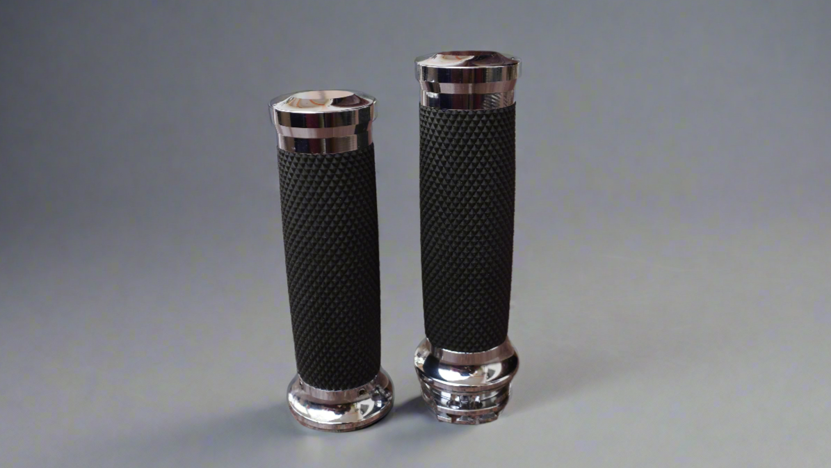 Chrome-Black Throttle Grips for Harley-Davidson – Iron 883 / 1200 / Sportster / Street 750