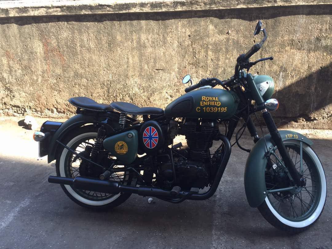 Set of 4 premium Tyre Side White Wall Inserts for cars and motorcycles, universal fit 8–19 inch, vintage classic wheel styling, durable and easy to install