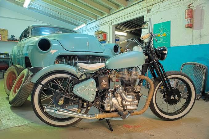 Set of 4 premium Tyre Side White Wall Inserts for cars and motorcycles, universal fit 8–19 inch, vintage classic wheel styling, durable and easy to install