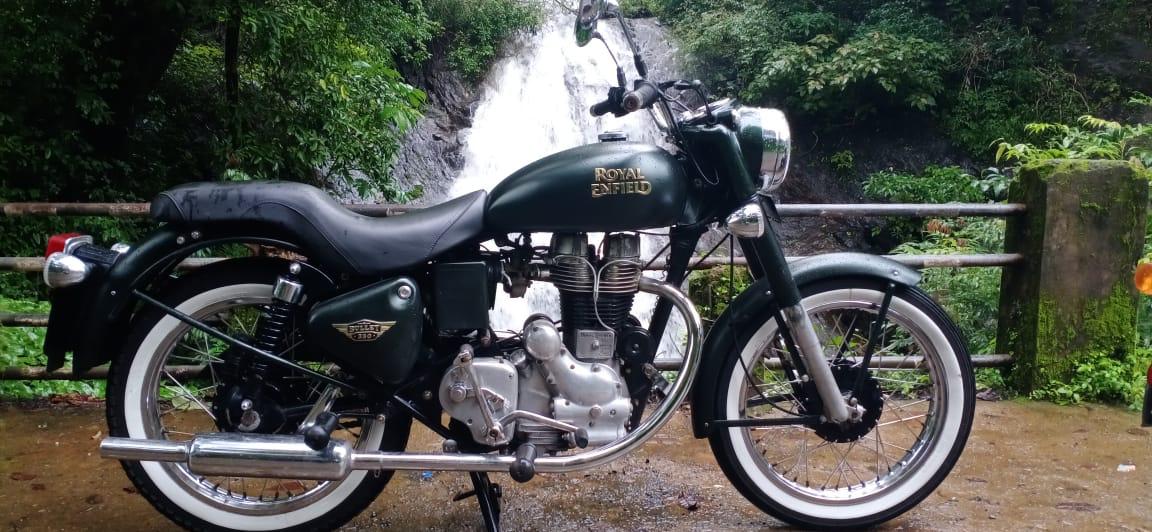 Set of 4 premium Tyre Side White Wall Inserts for cars and motorcycles, universal fit 8–19 inch, vintage classic wheel styling, durable and easy to install