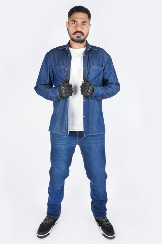 Shadow-2.0_01: Rollin’Denims Shadow 2.0 dark blue riding jeans, front view on a model wearing a denim shirt, at MotoARZT.