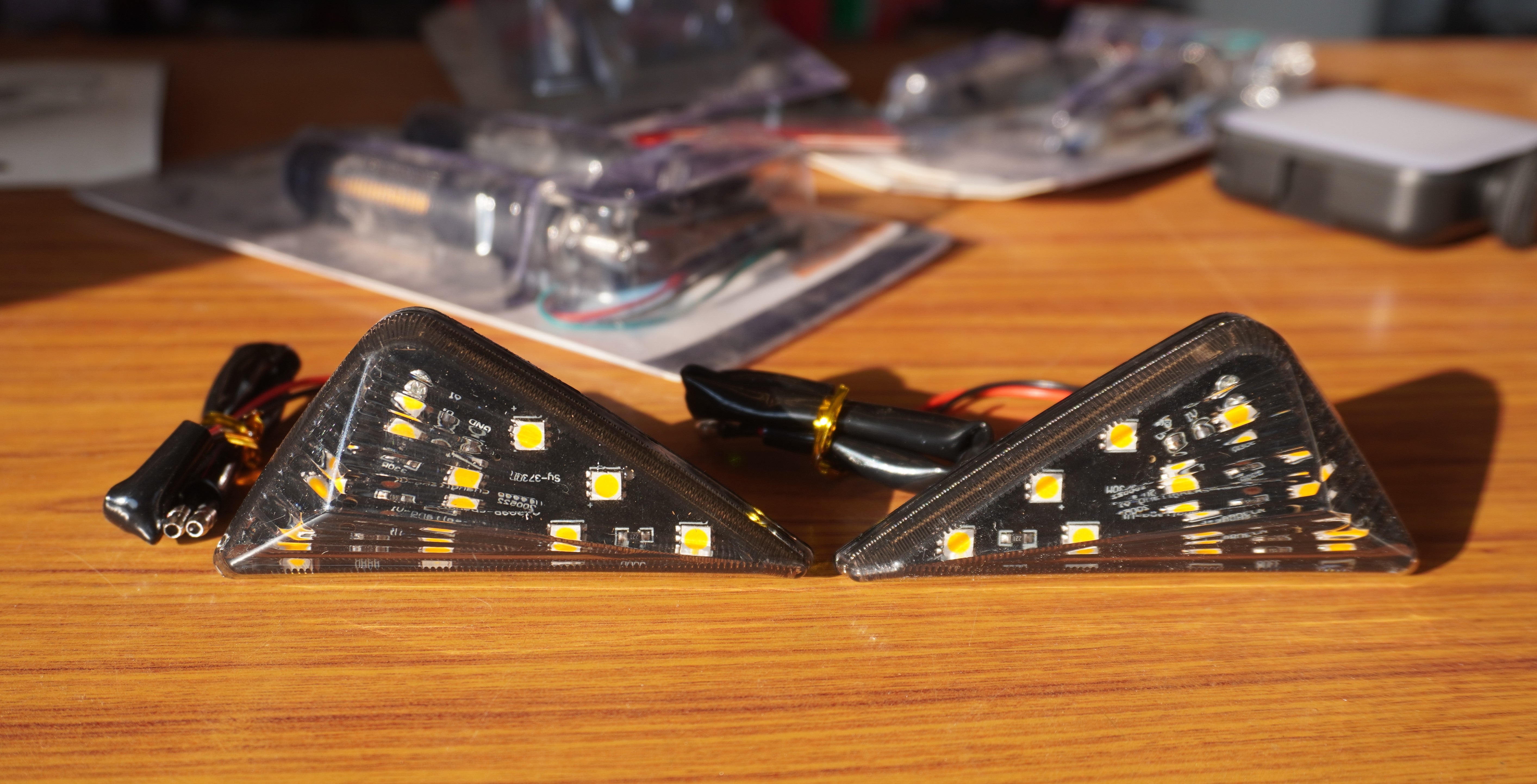 Triangular LED Indicators – MotoARZT store