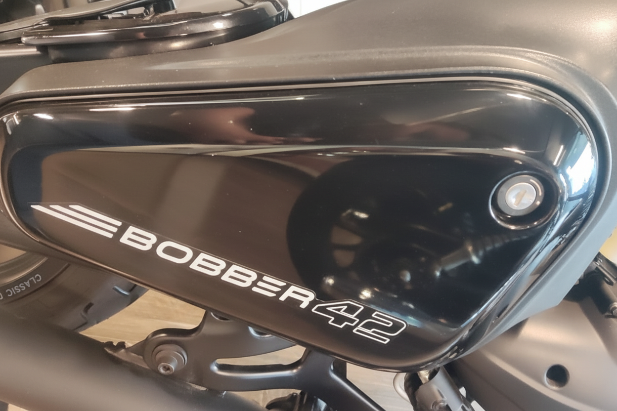 JAWA 42 Bobber Side Panel